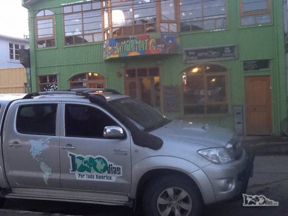 Chegando a restaurante em Punta Arenas, no sul do Chile